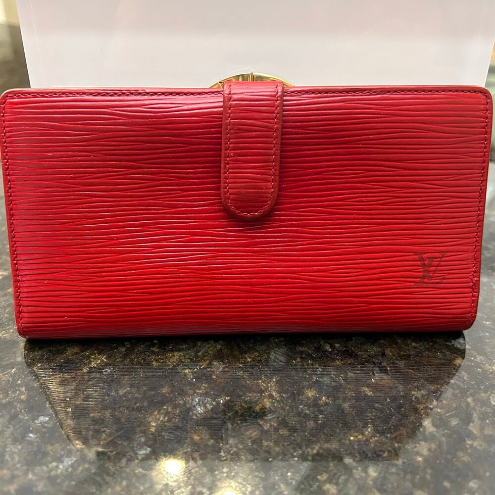 Louis Vuitton Epi Leather Continental Clutch/Bifold Wallet